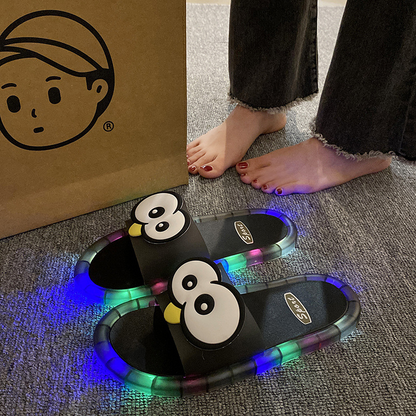 👣👣Schattige pantoffels met cartoon motieven die oplichten